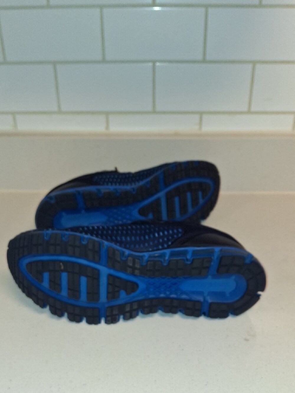 ASICS Men's Navy and Black Athletic Running Shoes - Picture 8 of 9